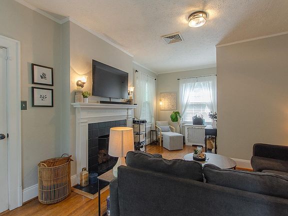 3rd image of 129 N Princeton Cir