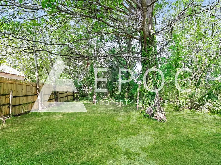 3225 Summit Ave — Photo 15