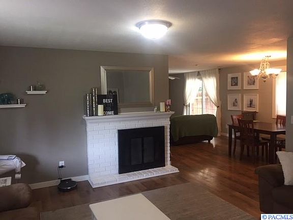 3rd image of 8400 W Deschutes Pl