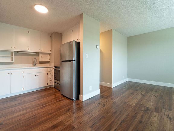 3rd image of 1509 Hearst Ave #204