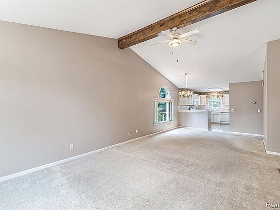 4th image of 6029 Steeplechase Dr