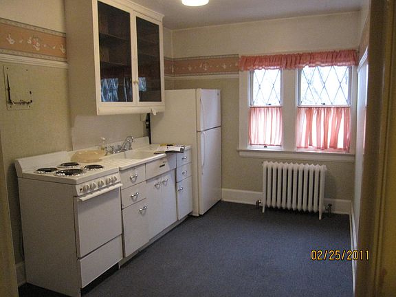 Have friends for dinner in the roomy kitchen