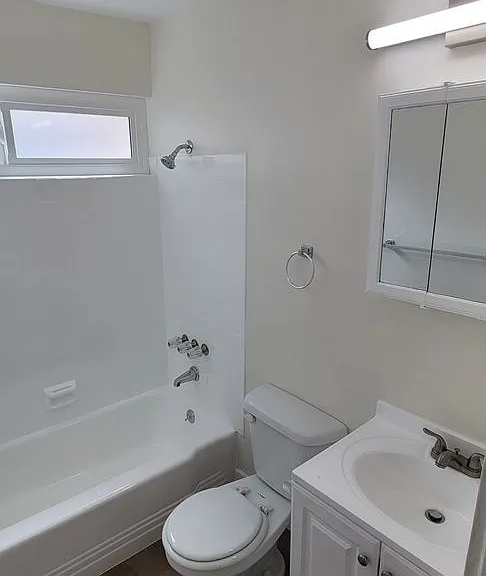 1711 Marine Ave — Photo 11