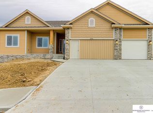 16912 Raymond Ave, Omaha, NE 68116