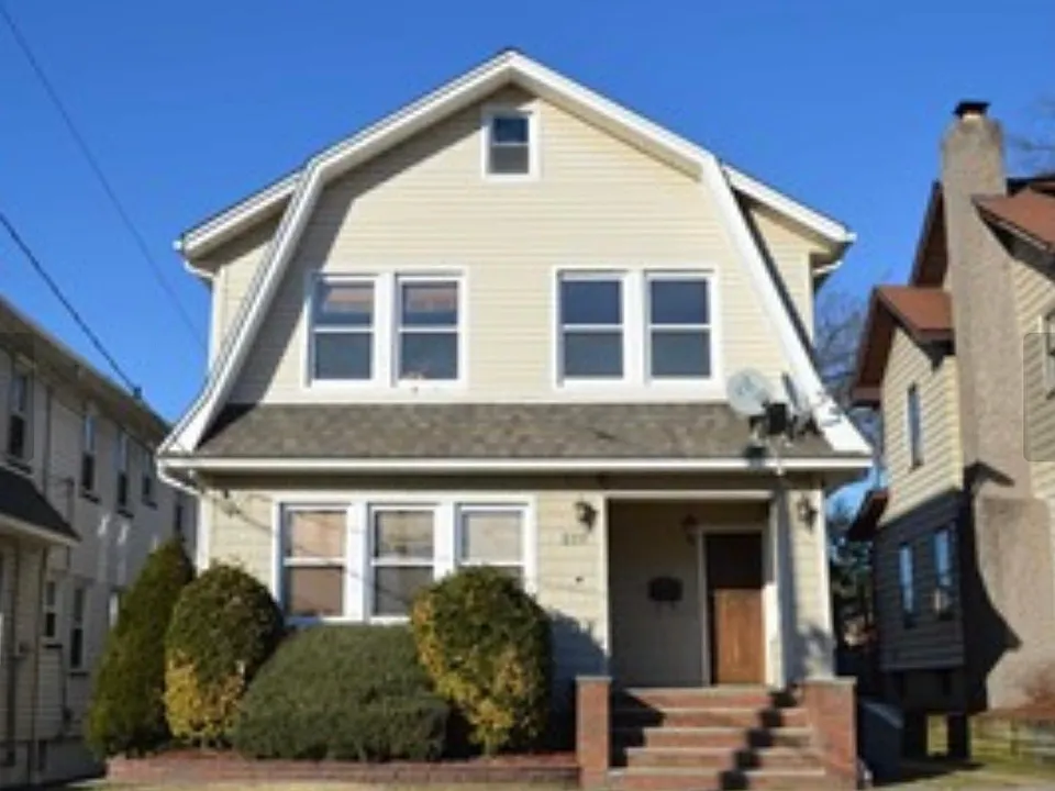 217 Tontine Ave #2