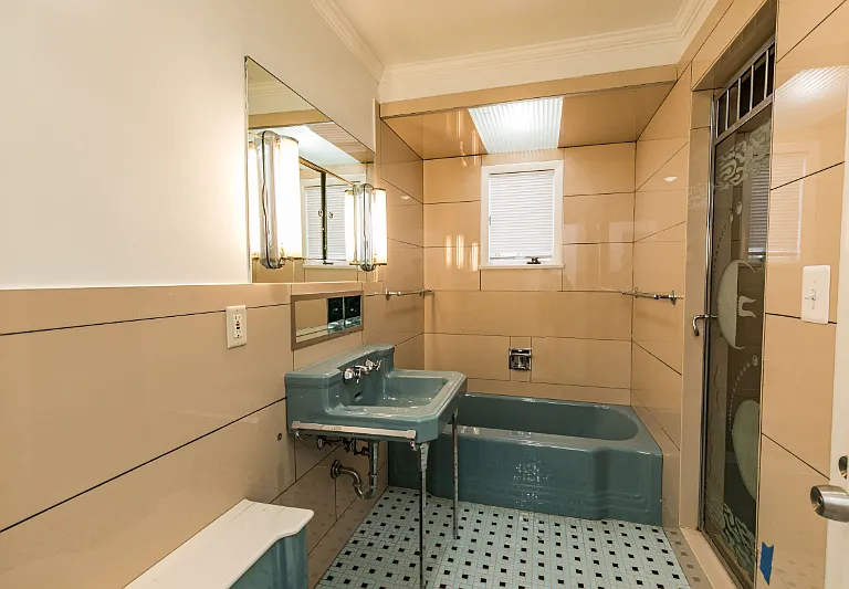 605 Crawford Ave — Photo 4
