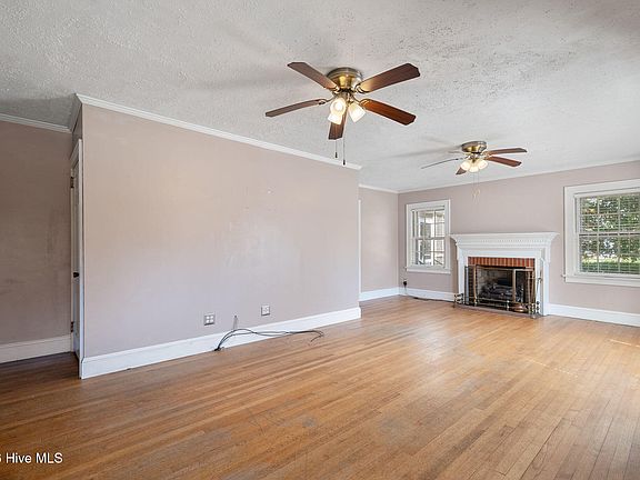 3rd image of 219 E Ridge Street