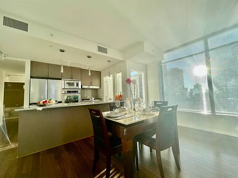1211 Melville St #1703 — Photo 5