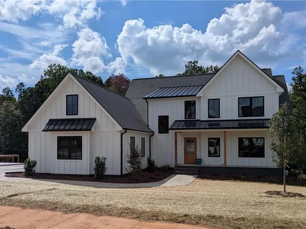 5835 Zinfandel St, Winston Salem, NC 27106