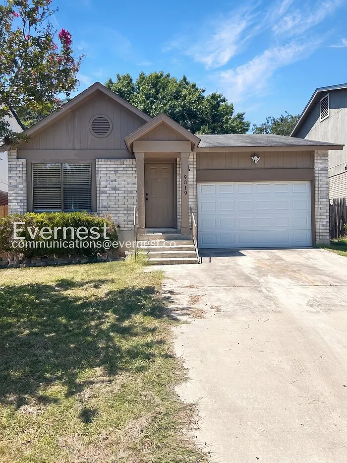 3 bed, 2.0 bath, 1100 sqft, $1,595 — Photo 1
