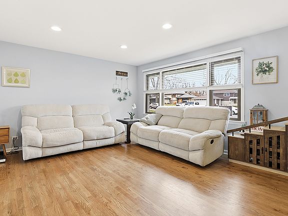 3rd image of 14905 Avenida Del Este St