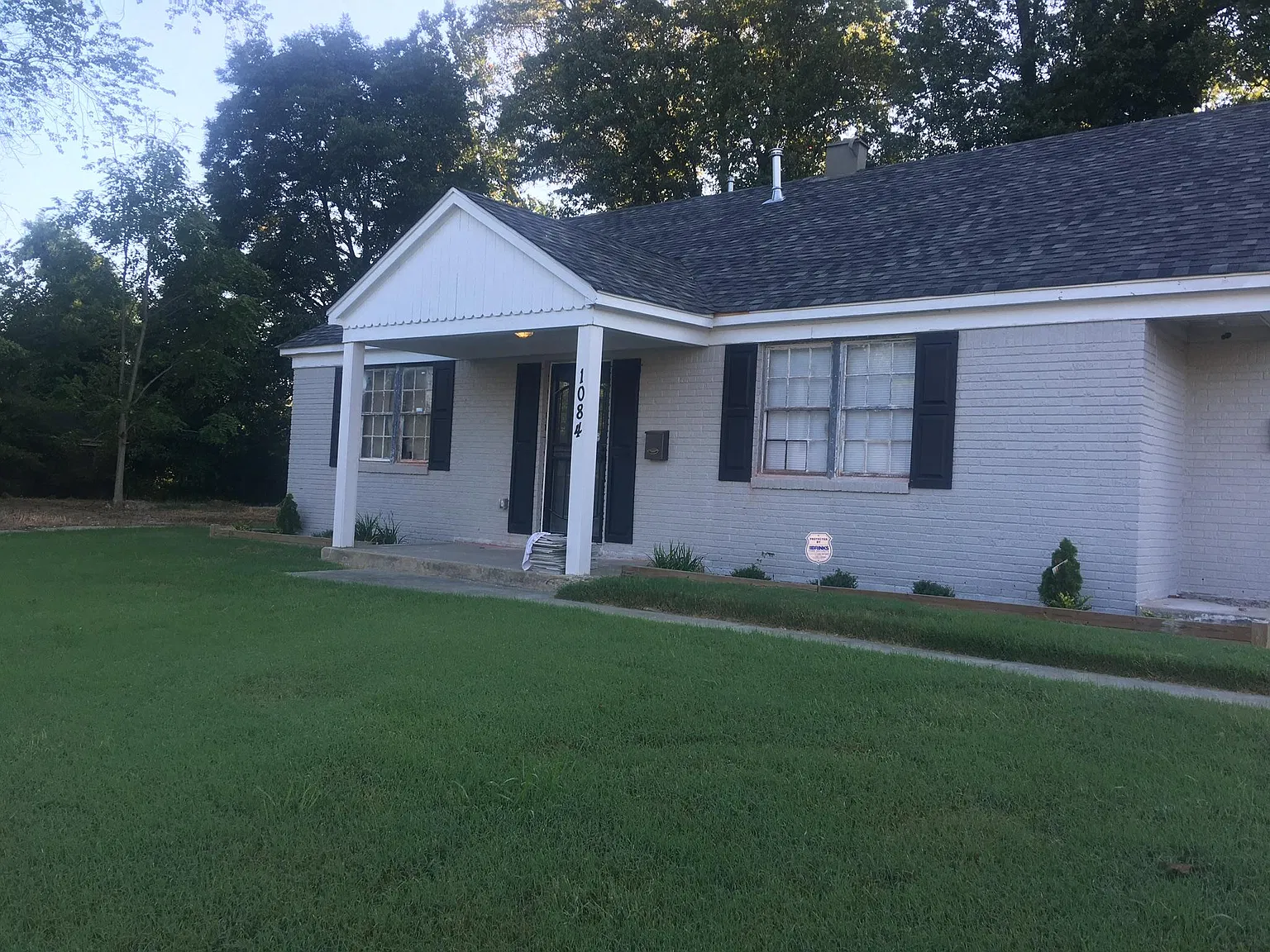 2 bed, 1394 sqft, $1,200 — Photo 2