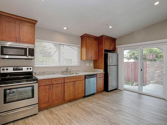 5th image of 2251 Buena Vista Ave APT 1