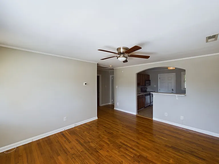 2363 Bernard St — Photo 7