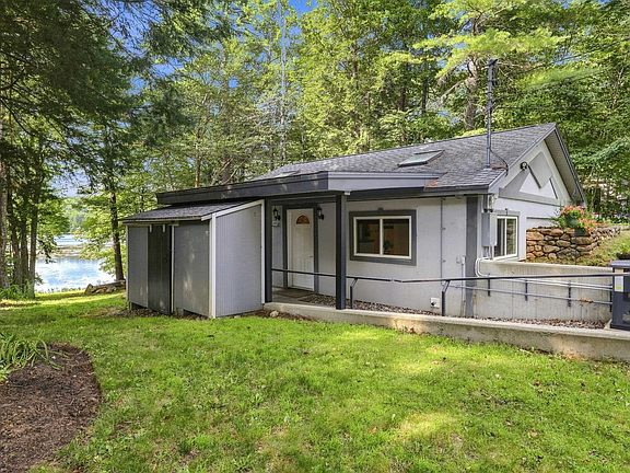 4th image of 213 Long Pond Road