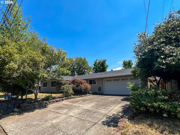 265 W Center St, Roseburg, OR 97471