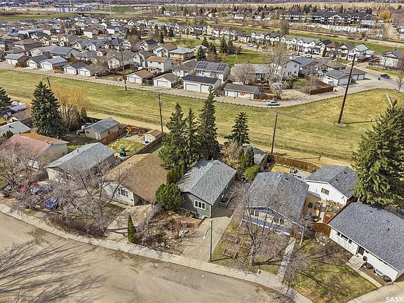 2nd image of 53 Rita CRESCENT