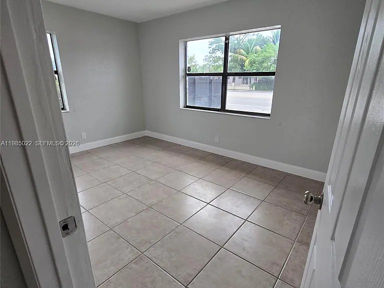 280 NW 31st Ave — Photo 7