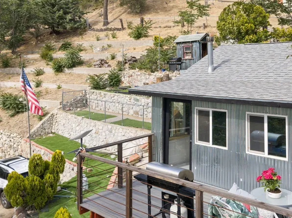 17601 Lone Pine Trl, Lake Hughes, CA 93532