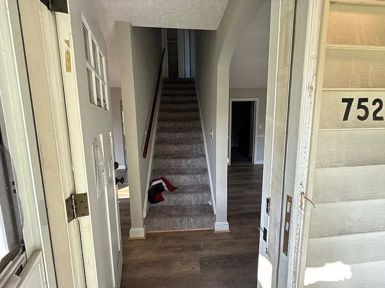 7520 Burgess Ln — Photo 28