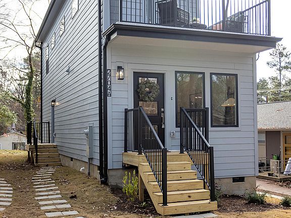 2nd image of 2704 Ashley St #A