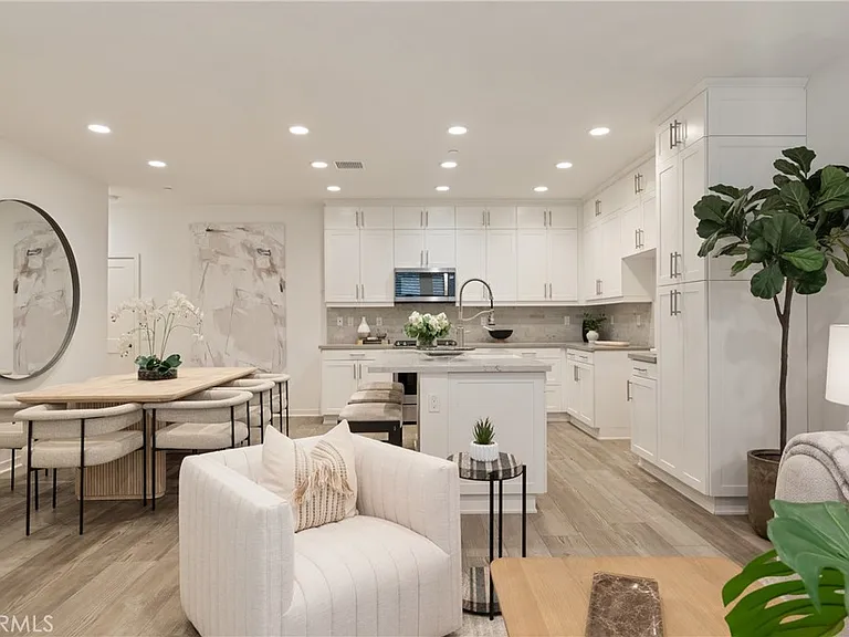 118 High Mdw — Photo 1