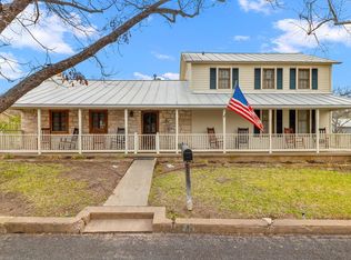 211 S Crockett St, Fredericksburg, TX 78624