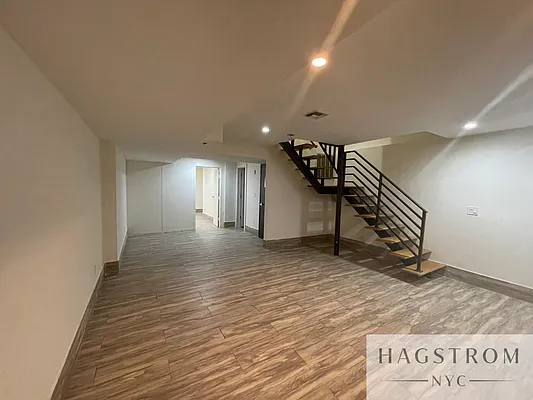 Rented by Hagstrom Management Inc | media 6