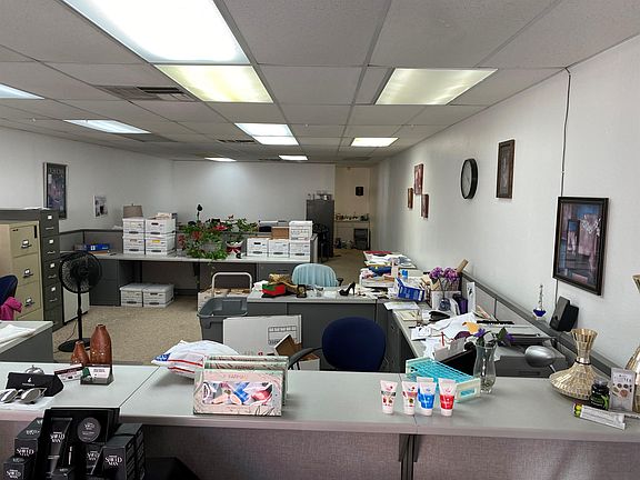 5th image of 111 W Main St