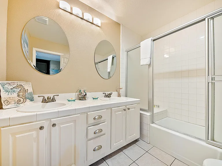 722 Isthmus Ct — Photo 17