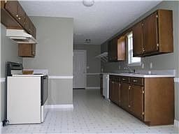 3rd image of 210 Belinda Dr