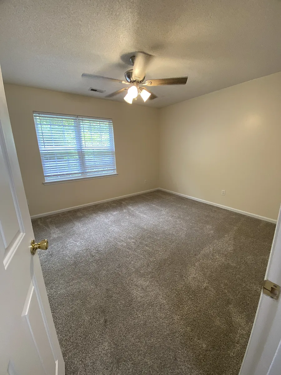 Building Photo - 350 Bracken Pl #1