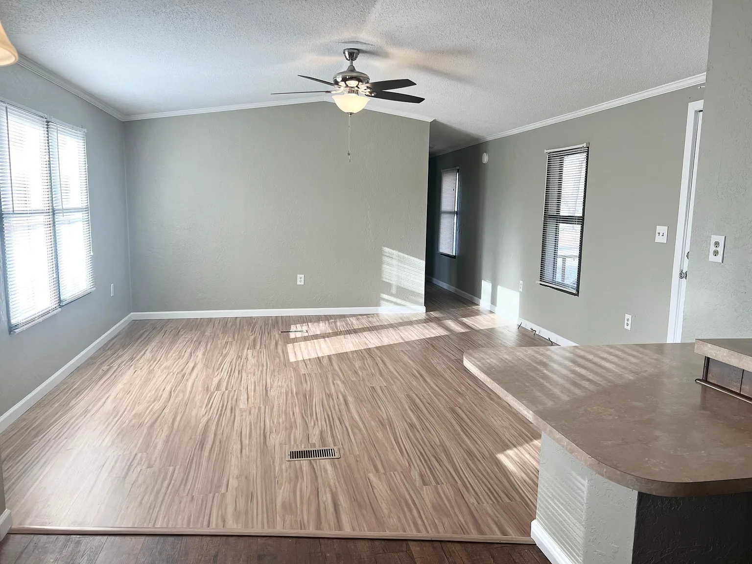 734 Lesa Ln — Photo 1