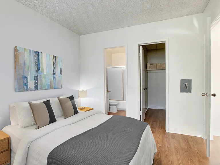 7242 De Soto Ave — Photo 17