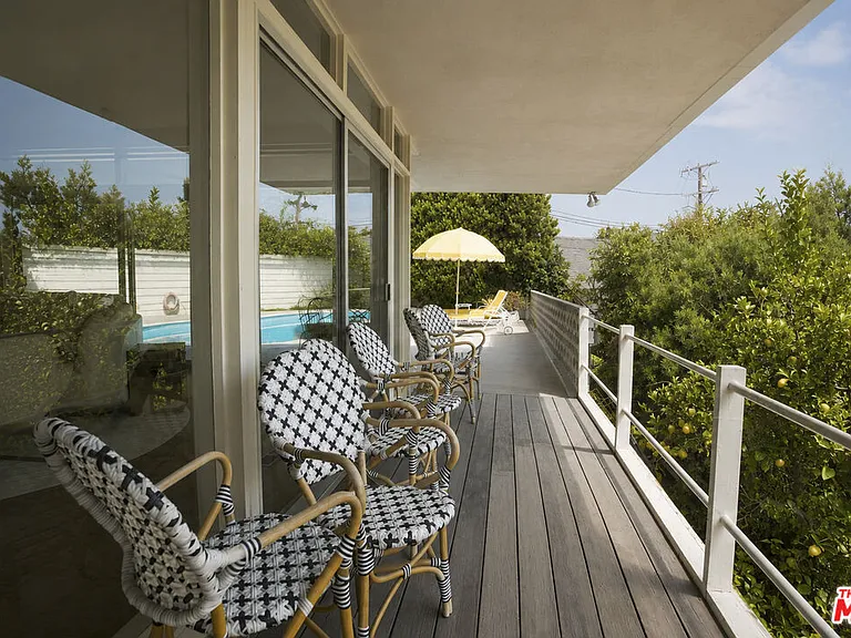 8292 Hollywood Blvd — Photo 25