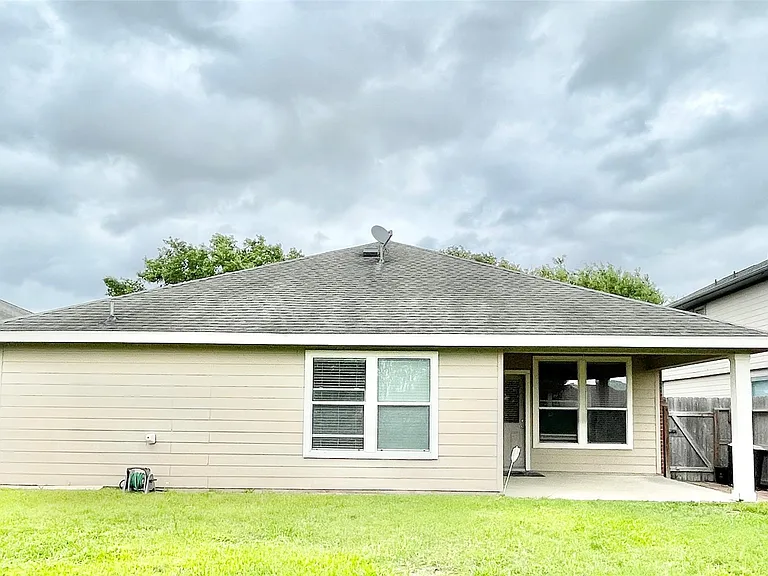 910 Pickett Hill Ln — Photo 18