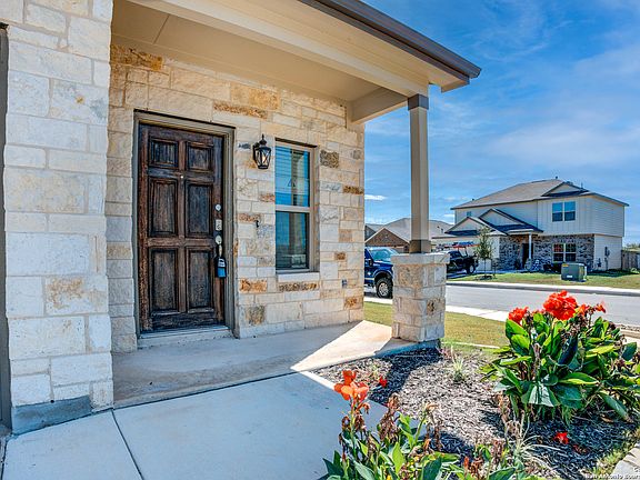 4th image of 7204 Storms End