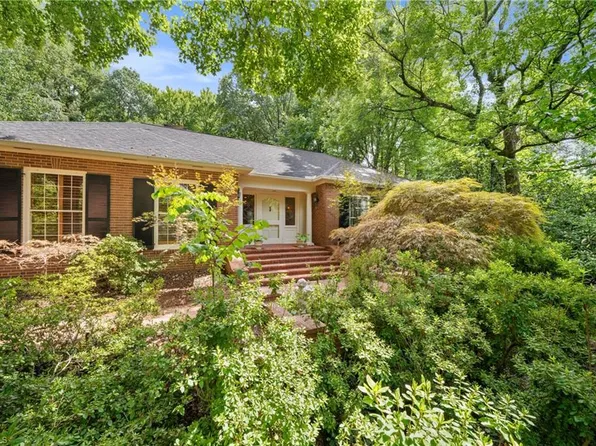 2822 Lazy Ln, Winston Salem, NC 27106