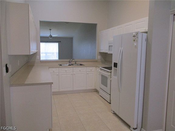 4th image of 4330 SW 7th Pl