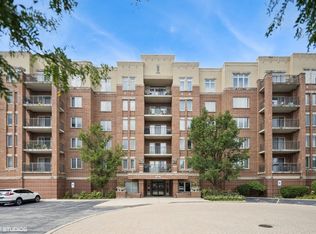 615 Perrie Dr APT 407, Elk Grove Village, IL 60007