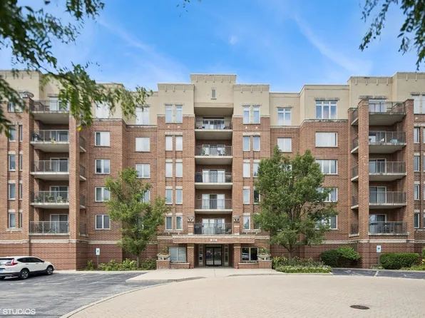 615 Perrie Dr APT 407, Elk Grove Village, IL 60007
