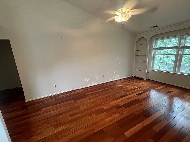 7727 Rockledge Ct — Photo 35