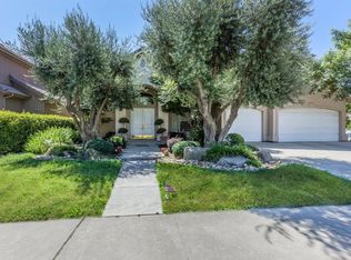 15661 Oak Dr, Kerman, CA 93630