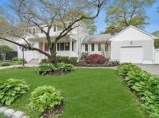 110 Holbrook St, Patchogue, NY 11772