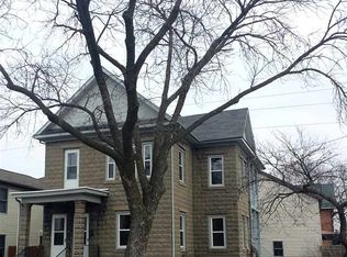 1406 Jackson St, Dubuque, IA 52001