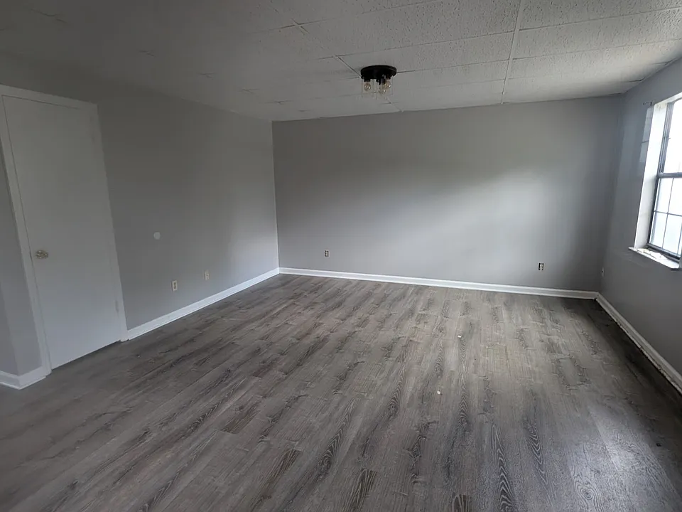 430 Britton Ave #4
