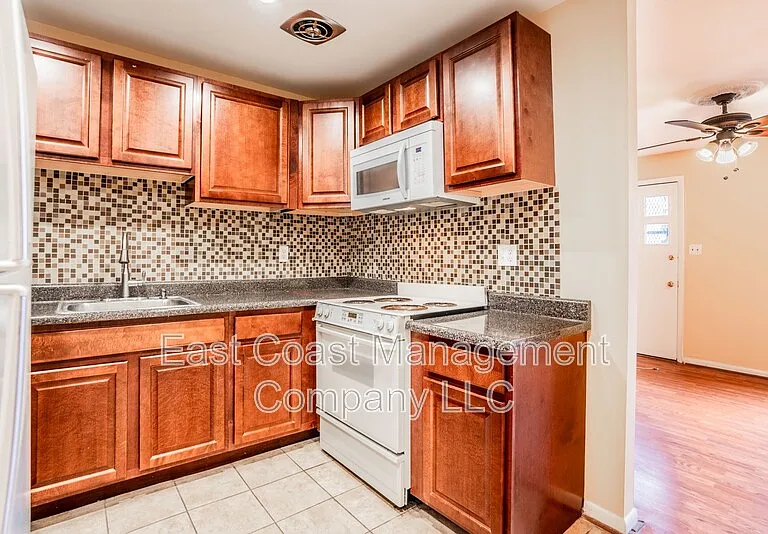 1502 E Baltimore St #2 — Photo 6