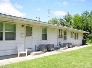 410 Hickory St, Three Oaks, MI 49128