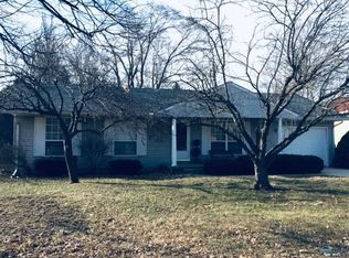 1317 S Savoie Ave, Bowling Green, OH 43402