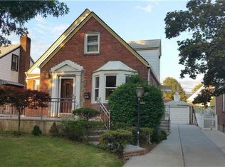 5823 197th St, Fresh Meadows, NY 11365
